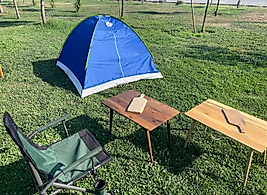 OZELTASARIM 3KAT YAT VERNİĞİ ATILMIŞ AHŞAP KAMP VE PİKNİK MASASI 2 RENK VARDIR ŞEFAF VE  CEVİZ